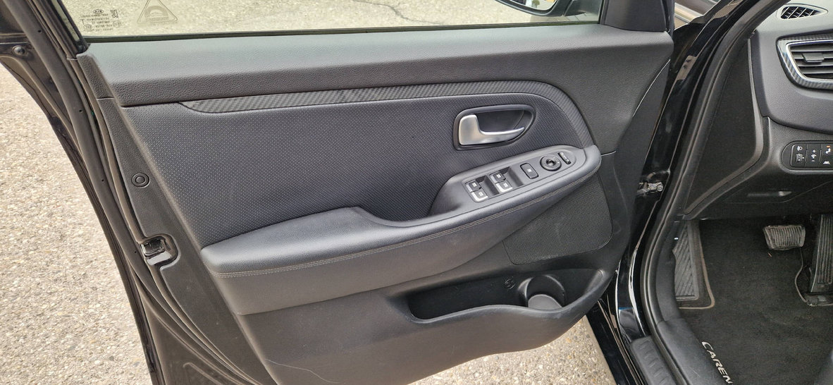 KIA Carens 1.7 CRDi Trend Plus, Diesel, Occasion / Utilisé, Automatique - 3