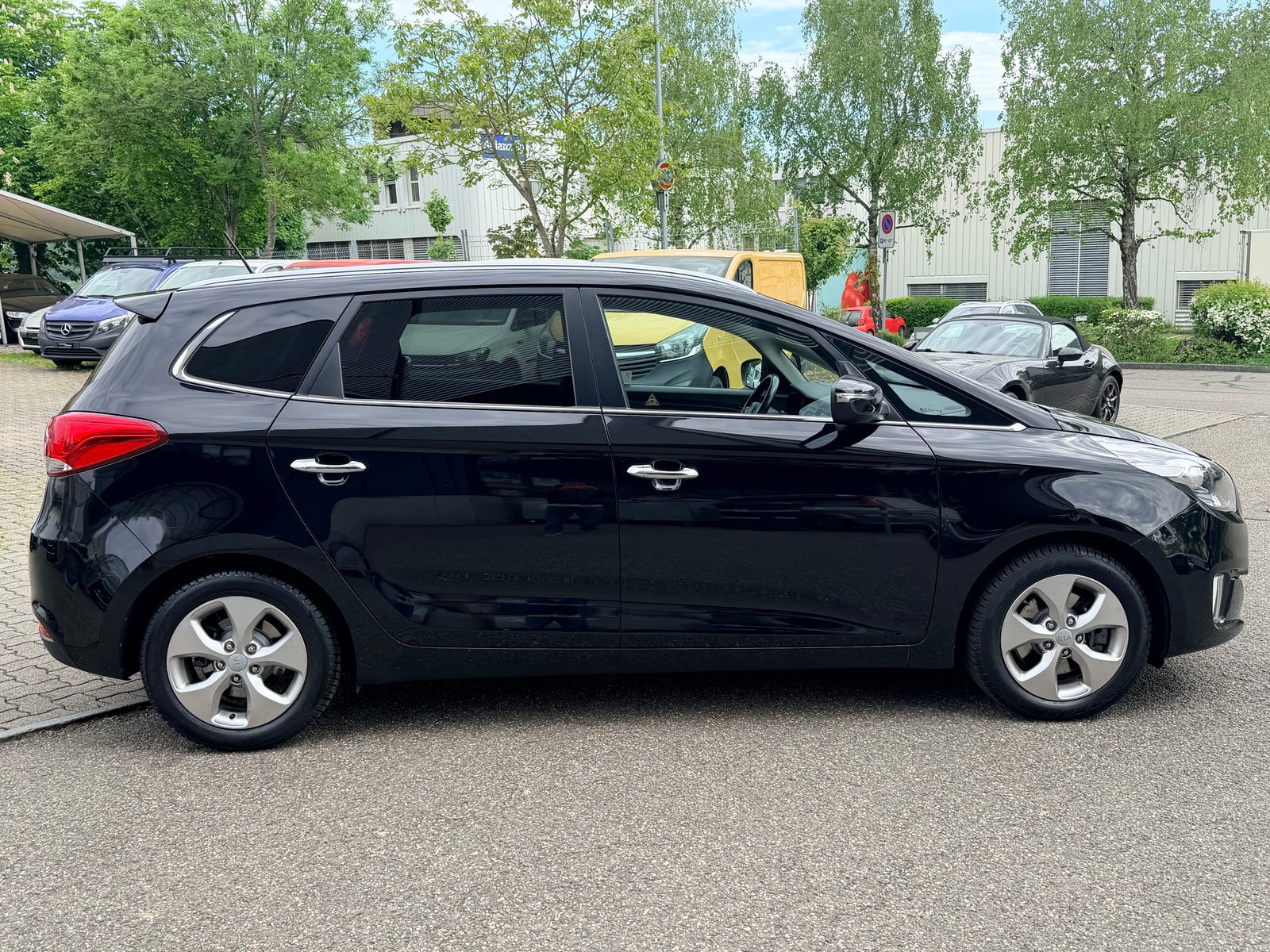 KIA Carens 1.7 CRDi Style DCT, Diesel, Occasion / Gebraucht, Automatik - 2