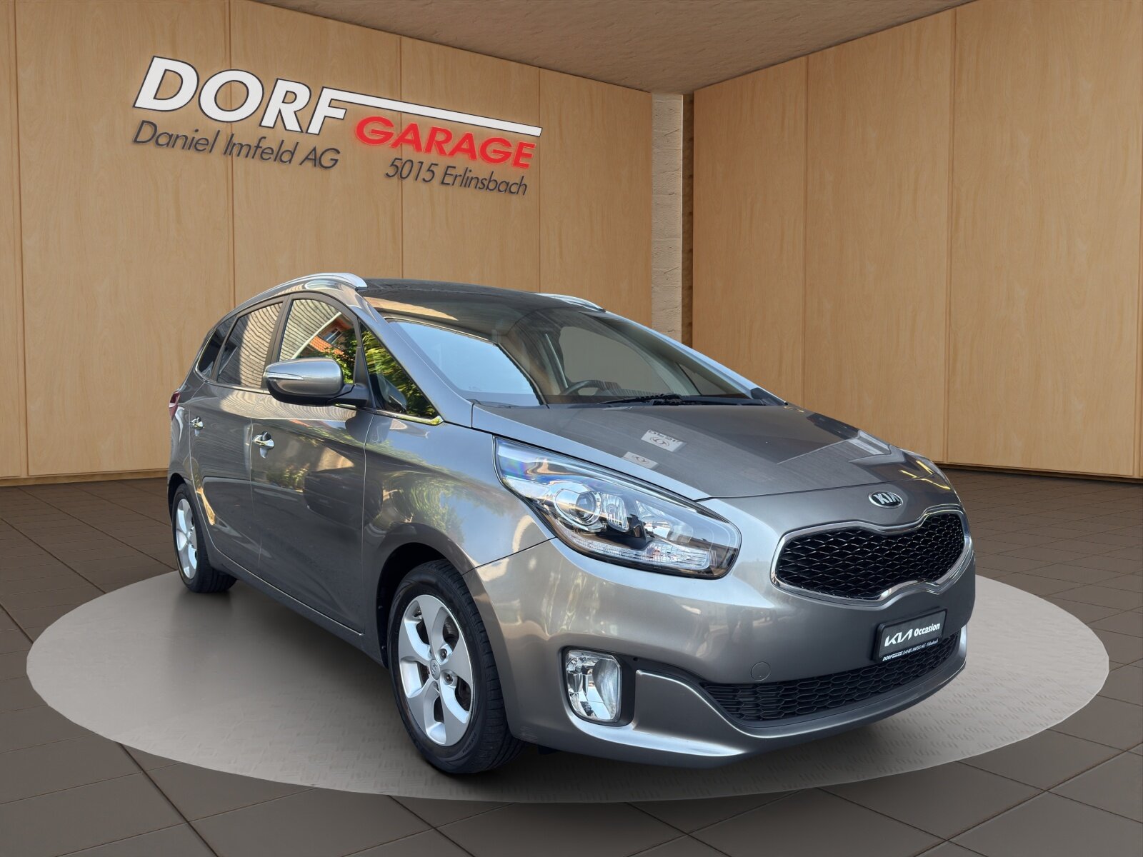 KIA Carens 1.6 GDi Swiss Eco Edition, Petrol, Second hand / Used, Manual - 5