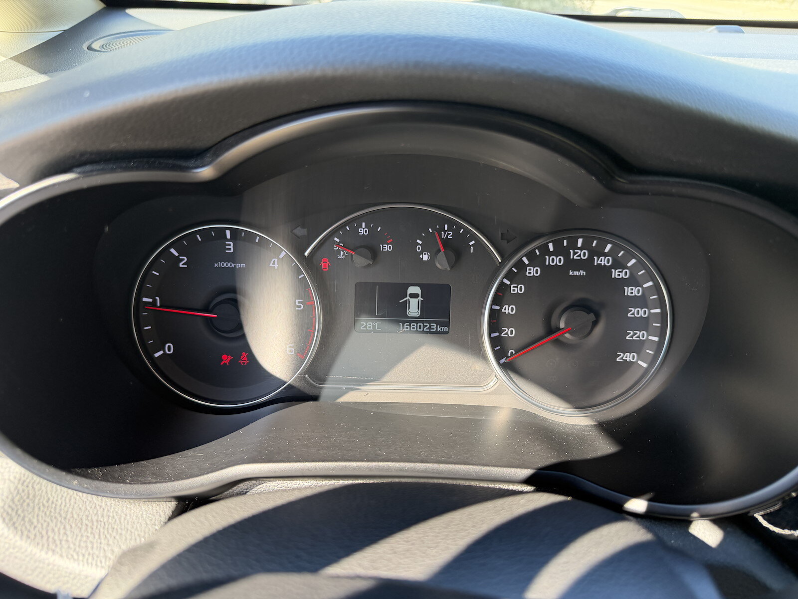 KIA Carens 1.7 CRDi, Benzin, Occasion / Gebraucht, Handschaltung - 7