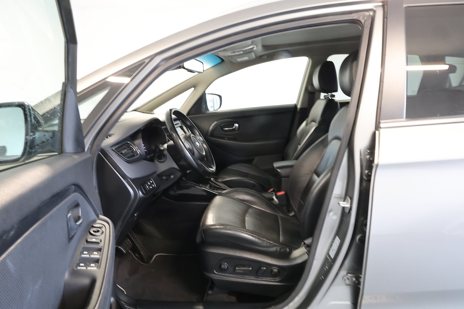 KIA Carens 2.0 GDi Style 7-Sitzer *CH-Fahrzeug* *MFK* *Service*, Essence, Occasion / Utilisé, Automatique - 5