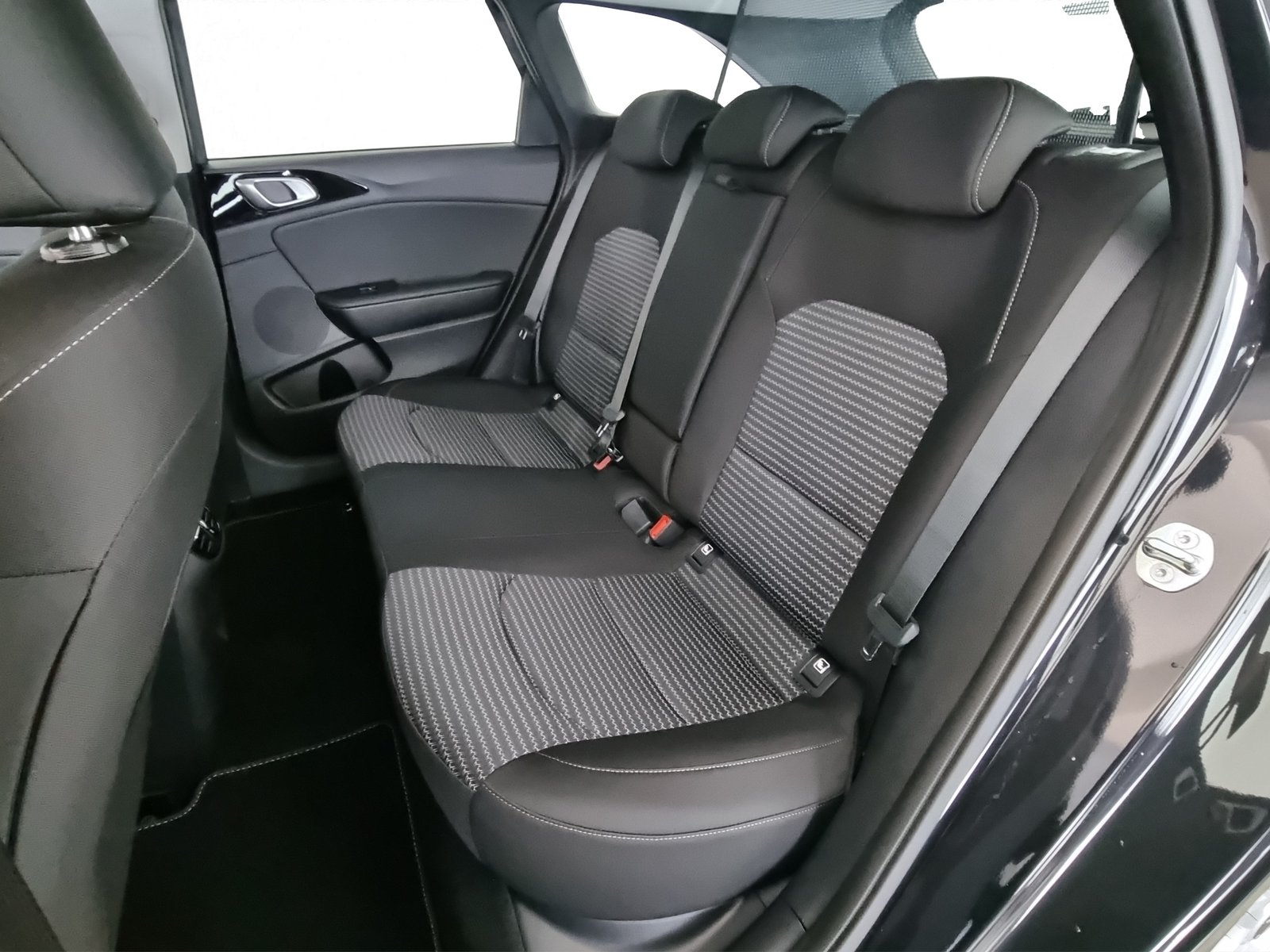 KIA Ceed Sportswagon 1.5 T-GDI Vision, Petrol, Automatic - 7