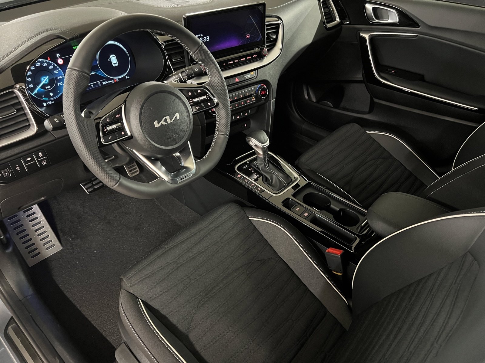 KIA Ceed SW 1.5 T MHEV GT-Line, Hybride Leggero Benzina/Elettrica, Auto nuove, Automatico - 6