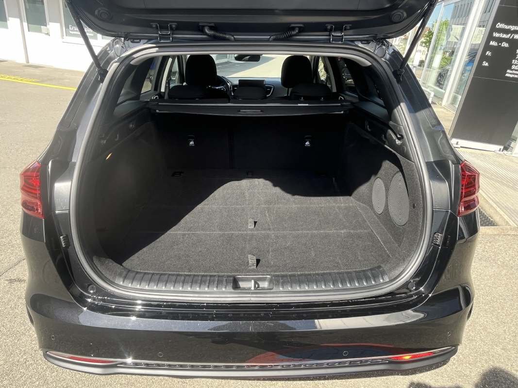 KIA Ceed SW 1.5 T-GDi Power +, Petrol, New car, Automatic - 5