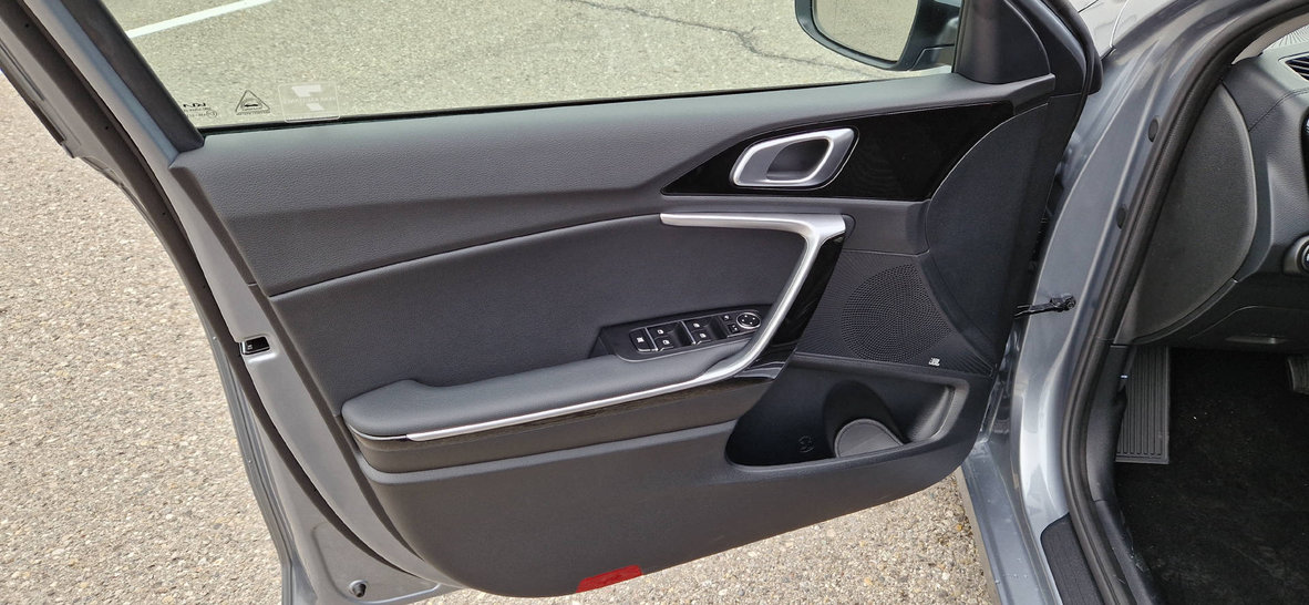 KIA Ceed SW 1.5 T-GDi MHEV GT-Line, Mild-Hybrid Benzin/Elektro, Occasion / Gebraucht, Automat - 3