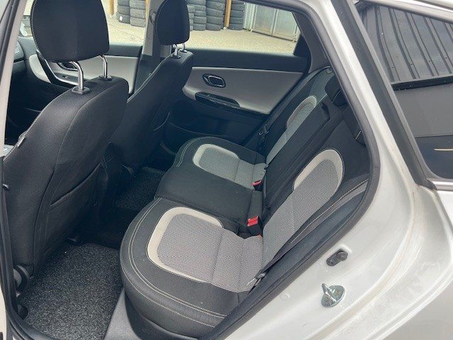 KIA Cee'd Sportswagon 1.6 CRDi Trend, Diesel, Occasion / Gebraucht, Automat - 4