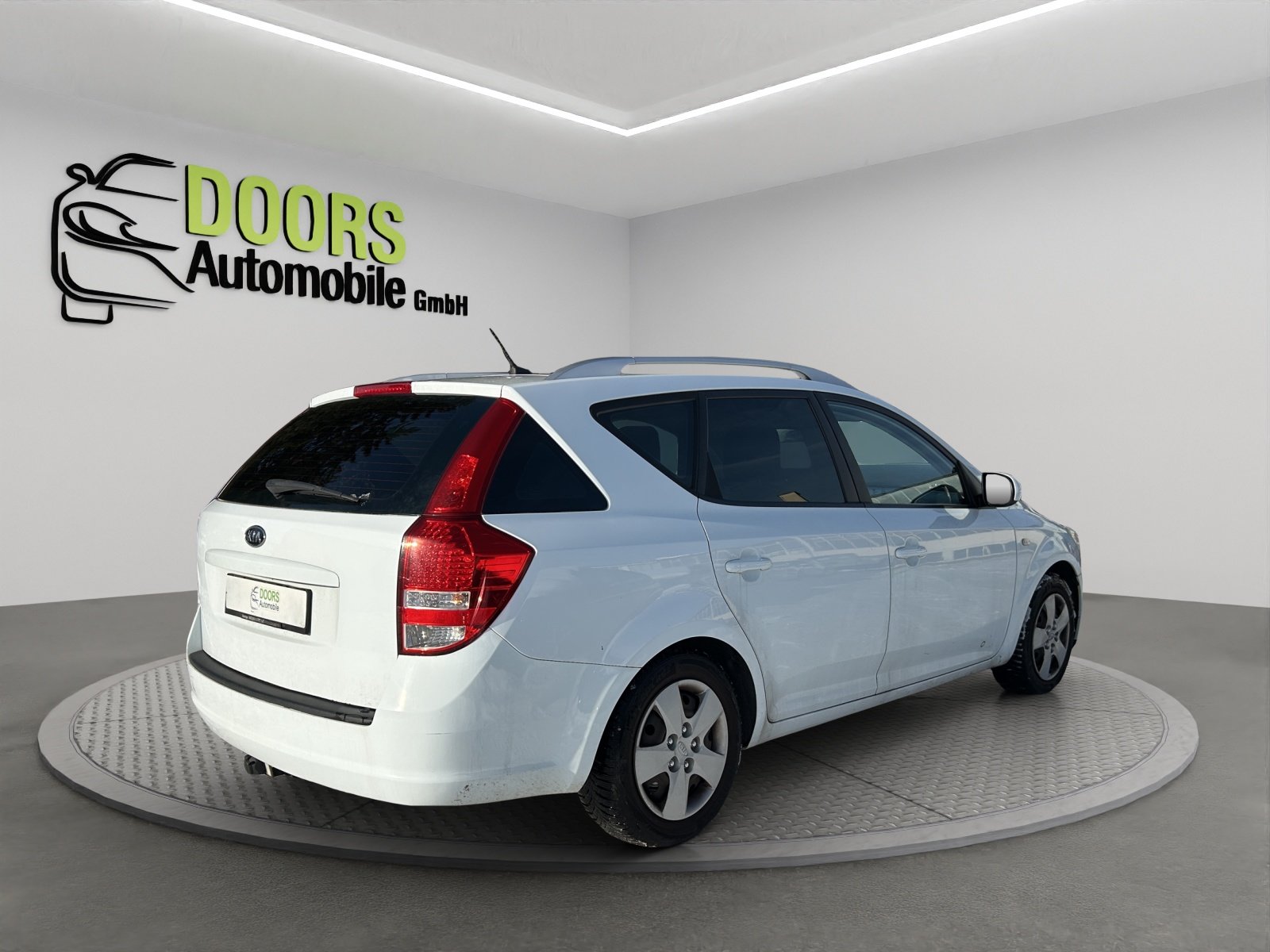 KIA Cee'd Sporty Wagon 1.4 16V Basic, Petrol, Second hand / Used, Manual - 4