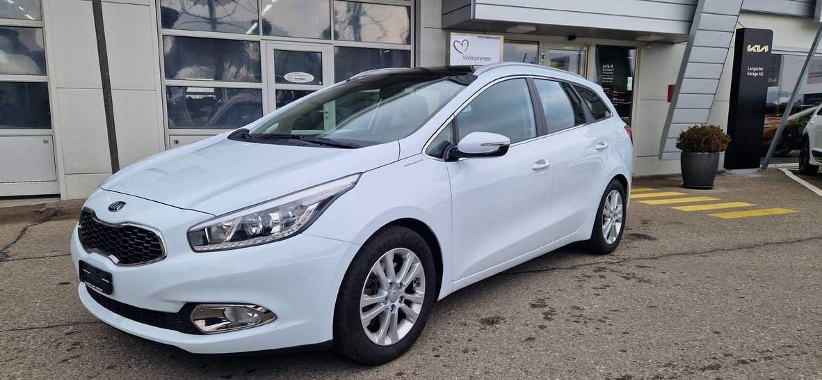 KIA Ceed Sportswagon 1.6 GDi FIFA World Cup Edition, Benzin, Occasion / Gebraucht, Handschaltung - 2