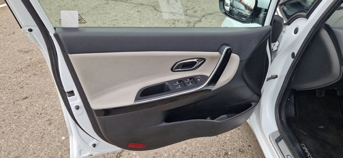 KIA Ceed Sportswagon 1.6 GDi FIFA World Cup Edition, Benzin, Occasion / Gebraucht, Handschaltung - 3