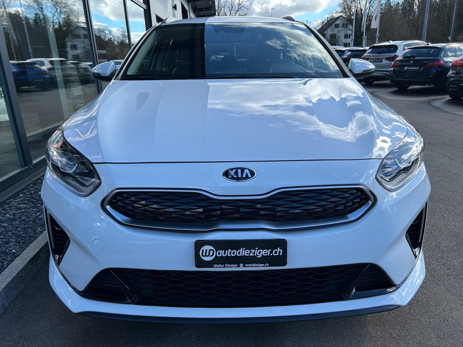 KIA Ceed Sportswagon 1.6 GDi Plug-in Hybrid Trend DCT, Plug-in-Hybrid Petrol/Electric, Second hand / Used, Automatic - 2