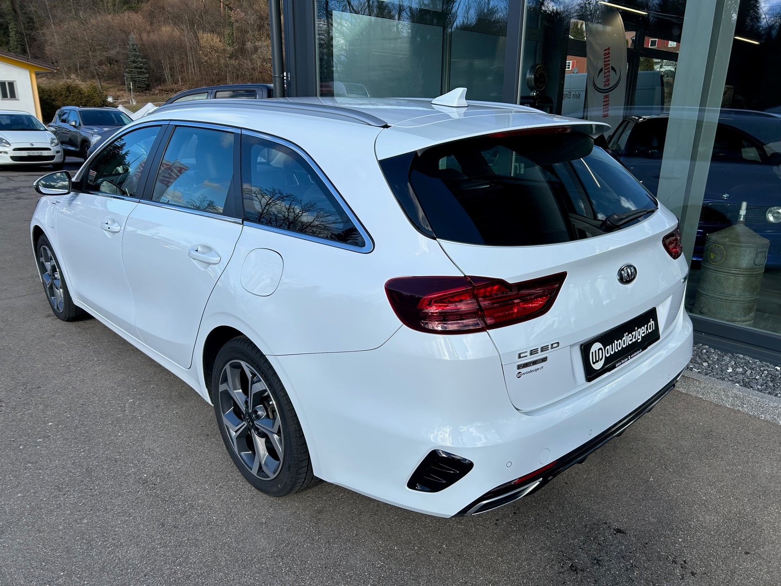 KIA Ceed Sportswagon 1.6 GDi Plug-in Hybrid Trend DCT, Plug-in-Hybrid Petrol/Electric, Second hand / Used, Automatic - 5