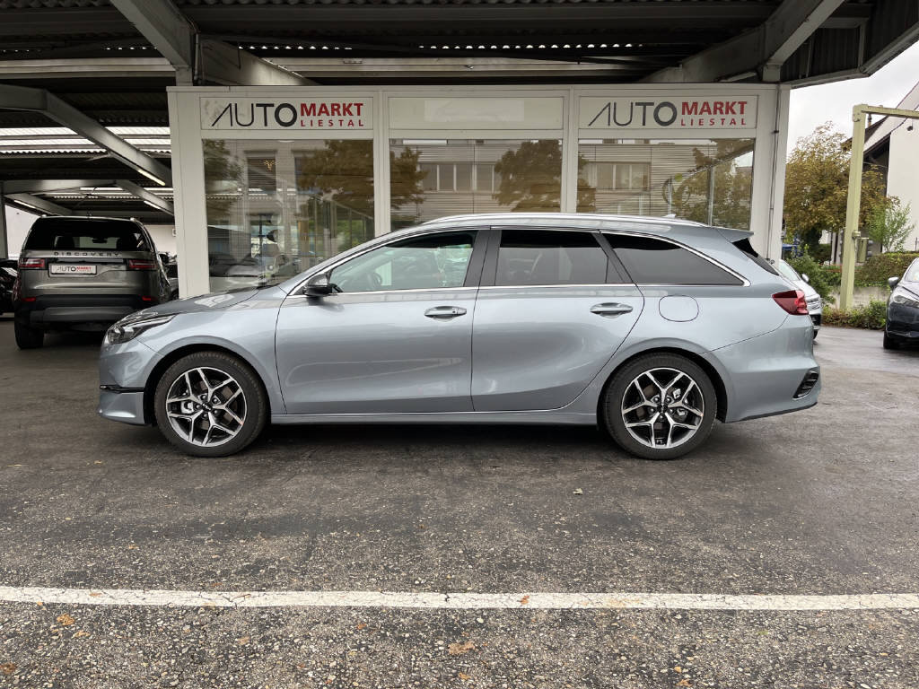 KIA Ceed SW 1.5 T-GDi MHEV Power, Mild-Hybrid Benzin/Elektro, Occasion / Gebraucht, Automatik - 2