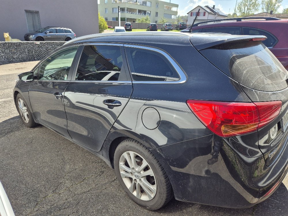 KIA Cee'd Sportswagon 1.6 GDi Style, Benzin, Occasion / Gebraucht, Automatik - 2