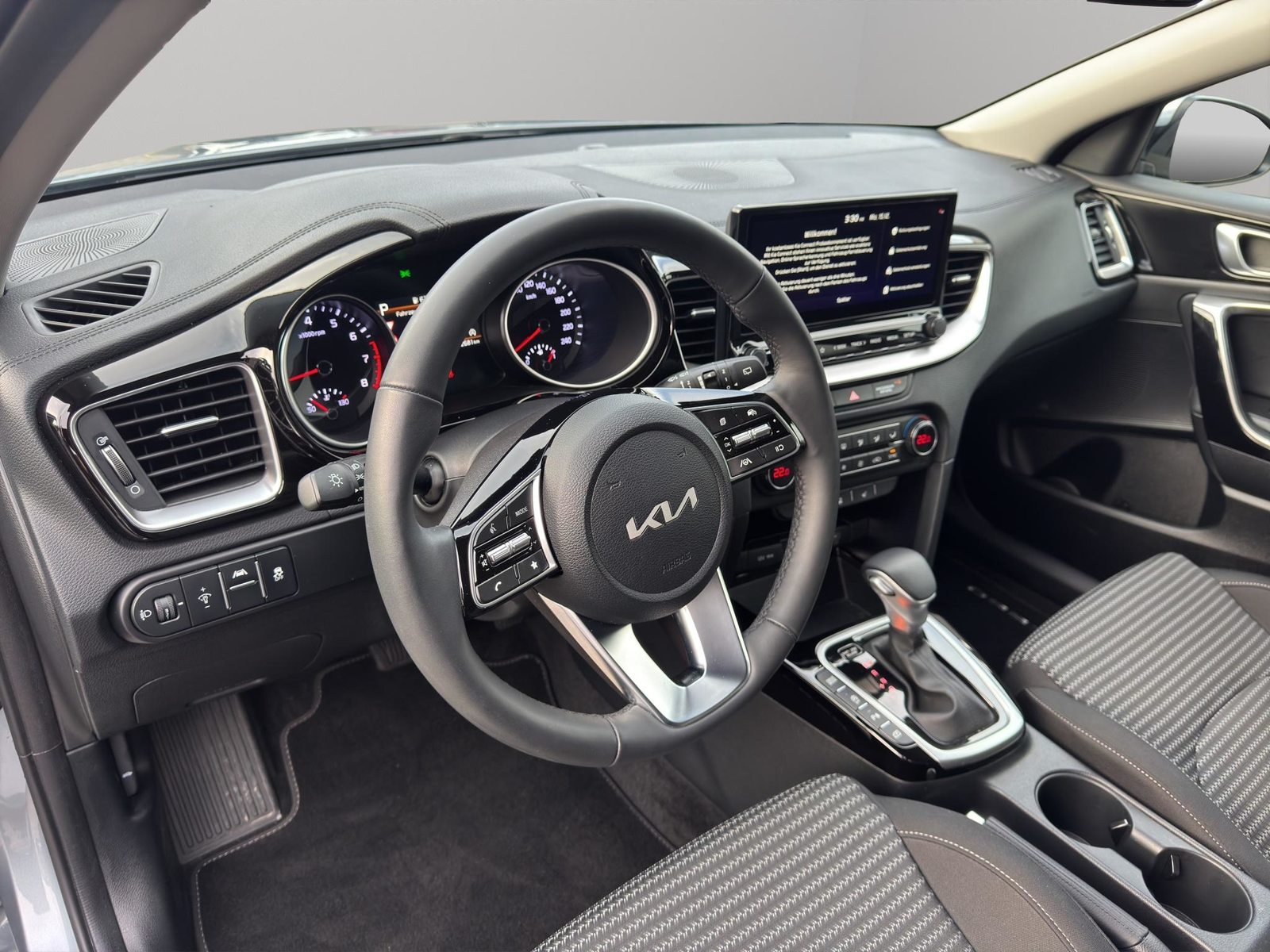 KIA Ceed SW 1.5 T-GDi MHEV Power, Mild-Hybrid Petrol/Electric, Second hand / Used, Automatic - 3