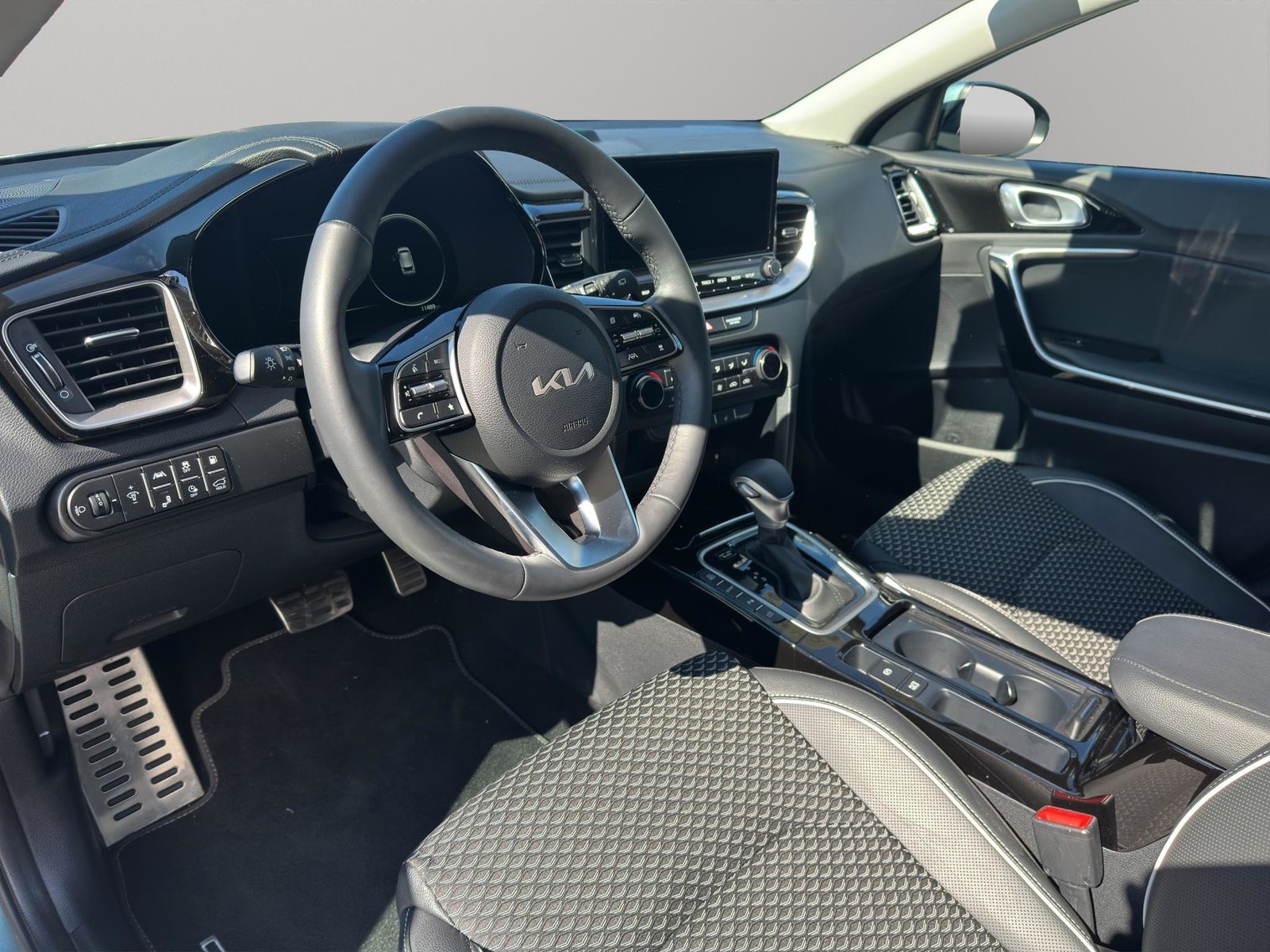 KIA Ceed SW 1.6 GDi Plug-in Hybrid Style, Plug-in-Hybrid Petrol/Electric, Second hand / Used, Automatic - 4