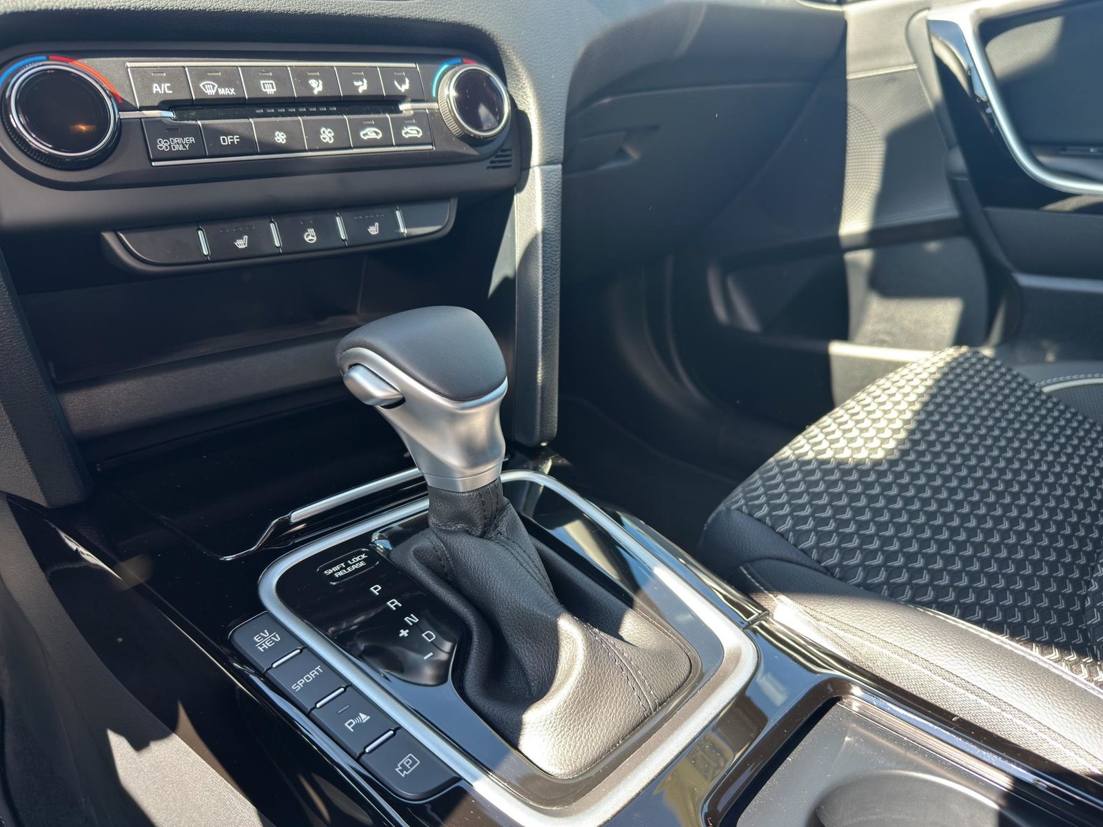 KIA Ceed SW 1.6 GDi Plug-in Hybrid Style, Plug-in-Hybrid Petrol/Electric, Second hand / Used, Automatic - 6