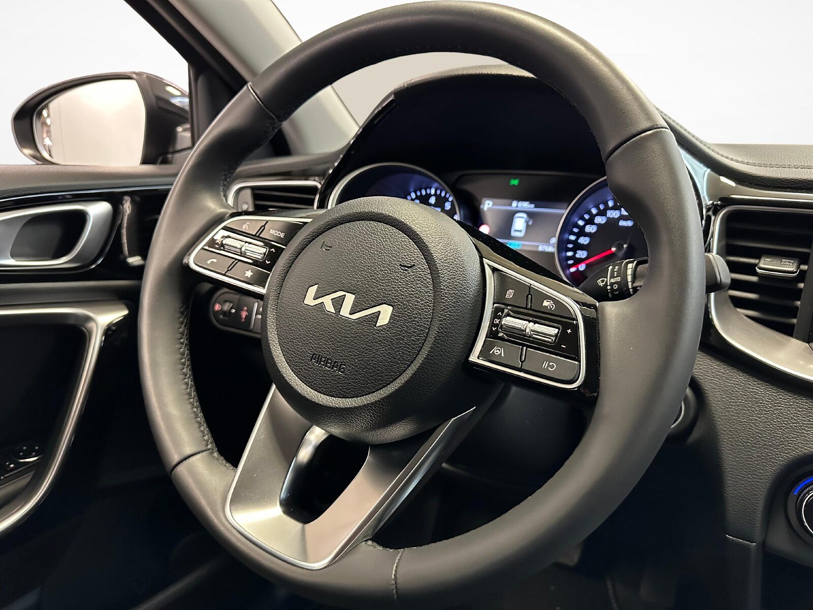 KIA Ceed SW 1.5 T-GDi MHEV Power, Mild-Hybrid Petrol/Electric, Second hand / Used, Automatic - 7