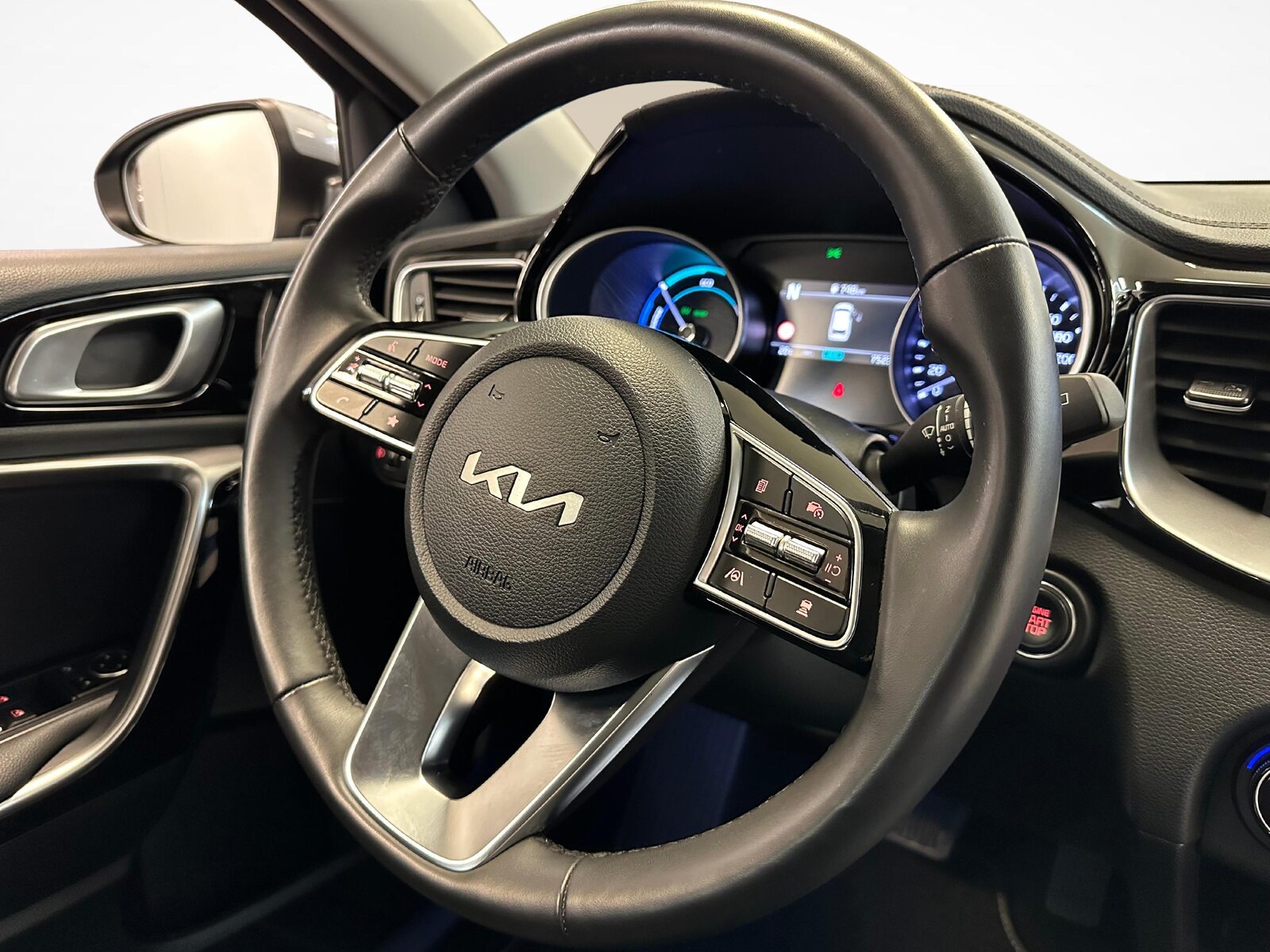 KIA Ceed SW 1.6 GDi Plug-in Hybrid Power, Plug-in-Hybrid Petrol/Electric, Second hand / Used, Automatic - 7
