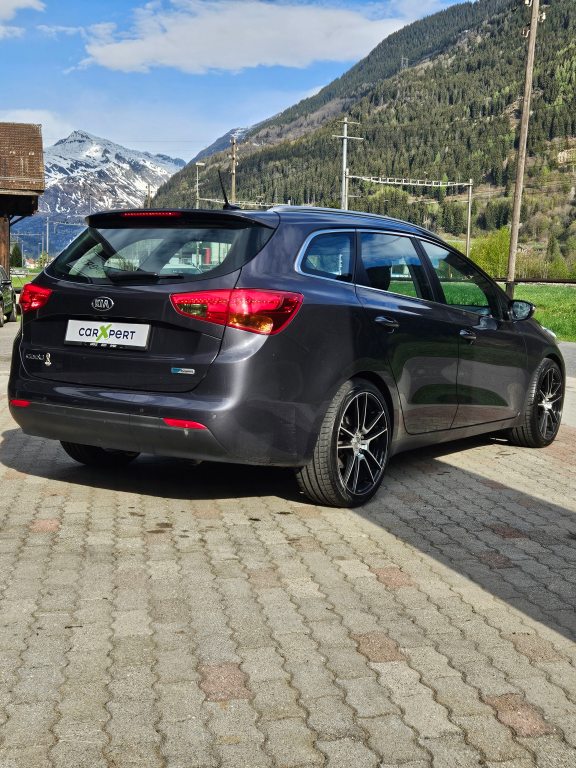 KIA CEED 1.6 GDi FIFA World Cup Edition, Petrol, Second hand / Used, Manual - 4