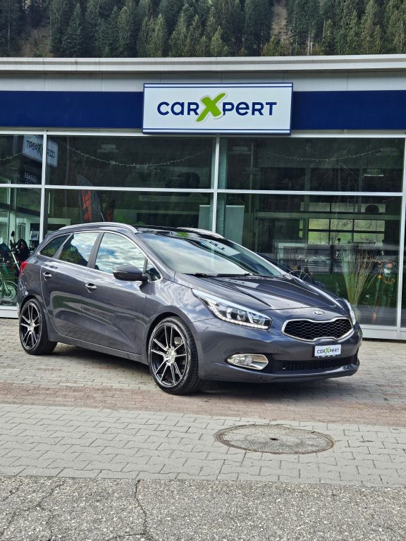 KIA CEED 1.6 GDi FIFA World Cup Edition, Petrol, Second hand / Used, Manual - 2