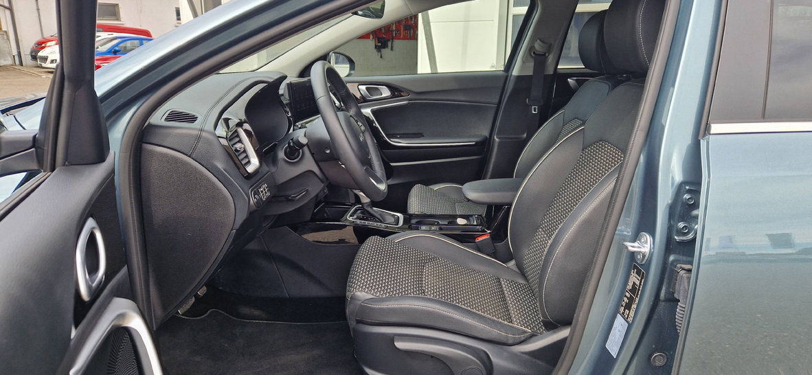 KIA Ceed SW 1.6 GDi Plug-in Hybrid Style, Hybride Rechargeable Essence/Électricité, Voiture de démonstration, Automatique - 4