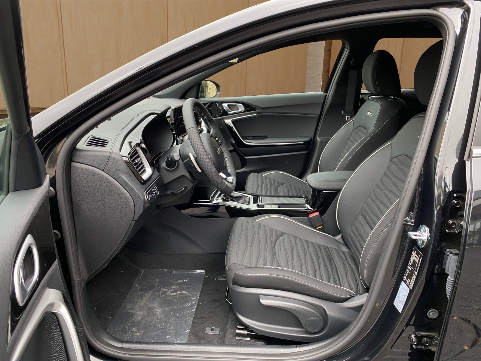 KIA Ceed SW 1.5 T-GDi MHEV GT-Line, Mild-Hybrid Benzin/Elektro, Vorführwagen, Automat - 7