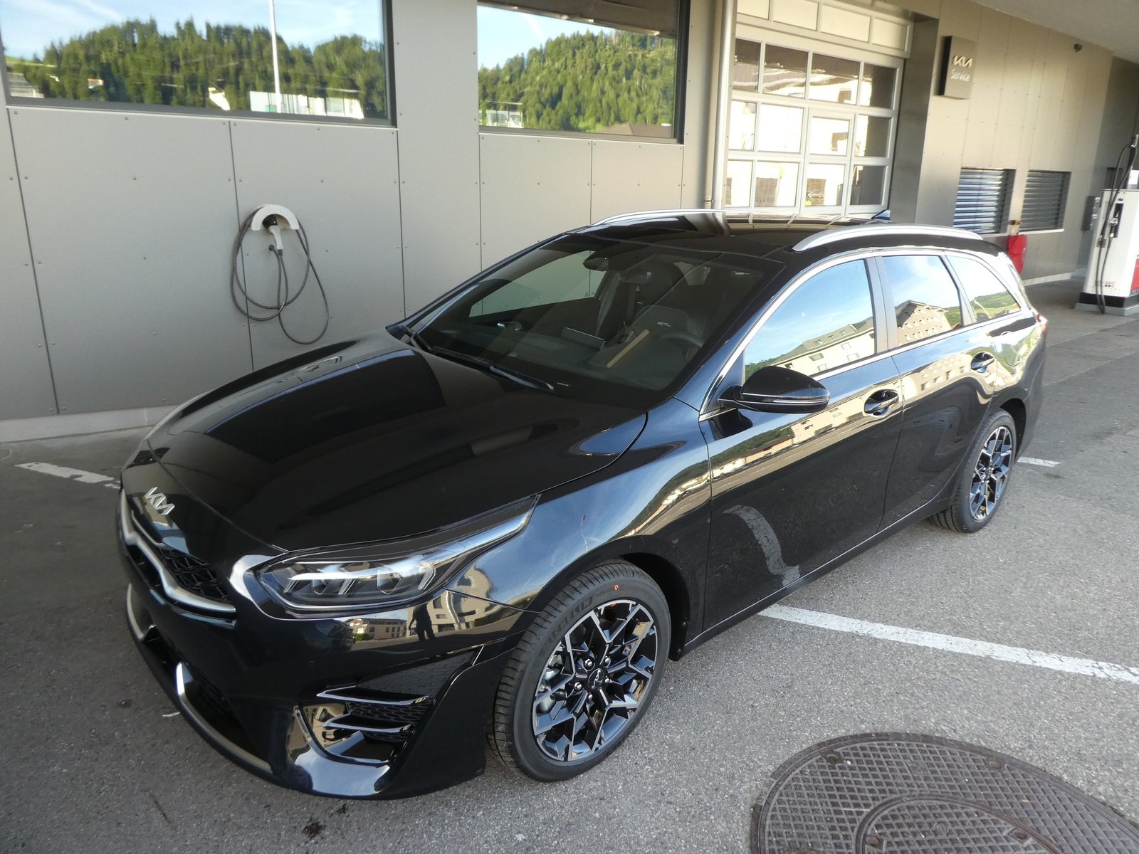 KIA Ceed Sportswagon 1.5 T-GDi MHEV GT-Line DCT, Hybride Leggero Benzina/Elettrica, Auto dimostrativa, Automatico - 3