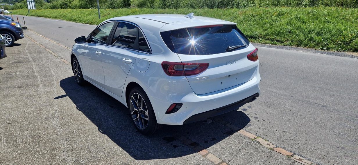 KIA Ceed 1.5 T-GDi Power, Petrol, New car, Automatic - 3