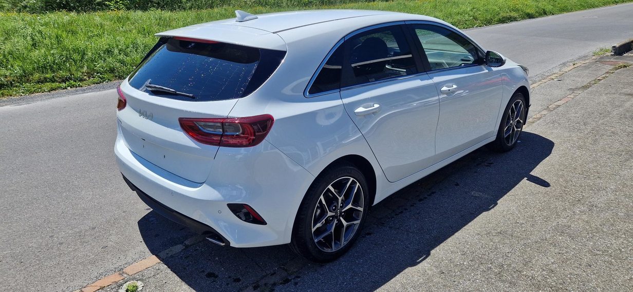 KIA Ceed 1.5 T-GDi Power, Petrol, New car, Automatic - 5