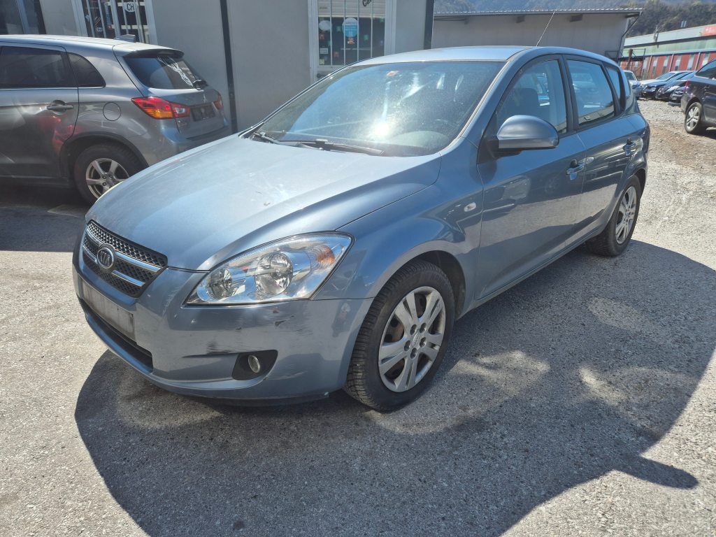 KIA CEED 1.6 CRDi Trend DPF, Diesel, Occasion / Gebraucht, Handschaltung - 2