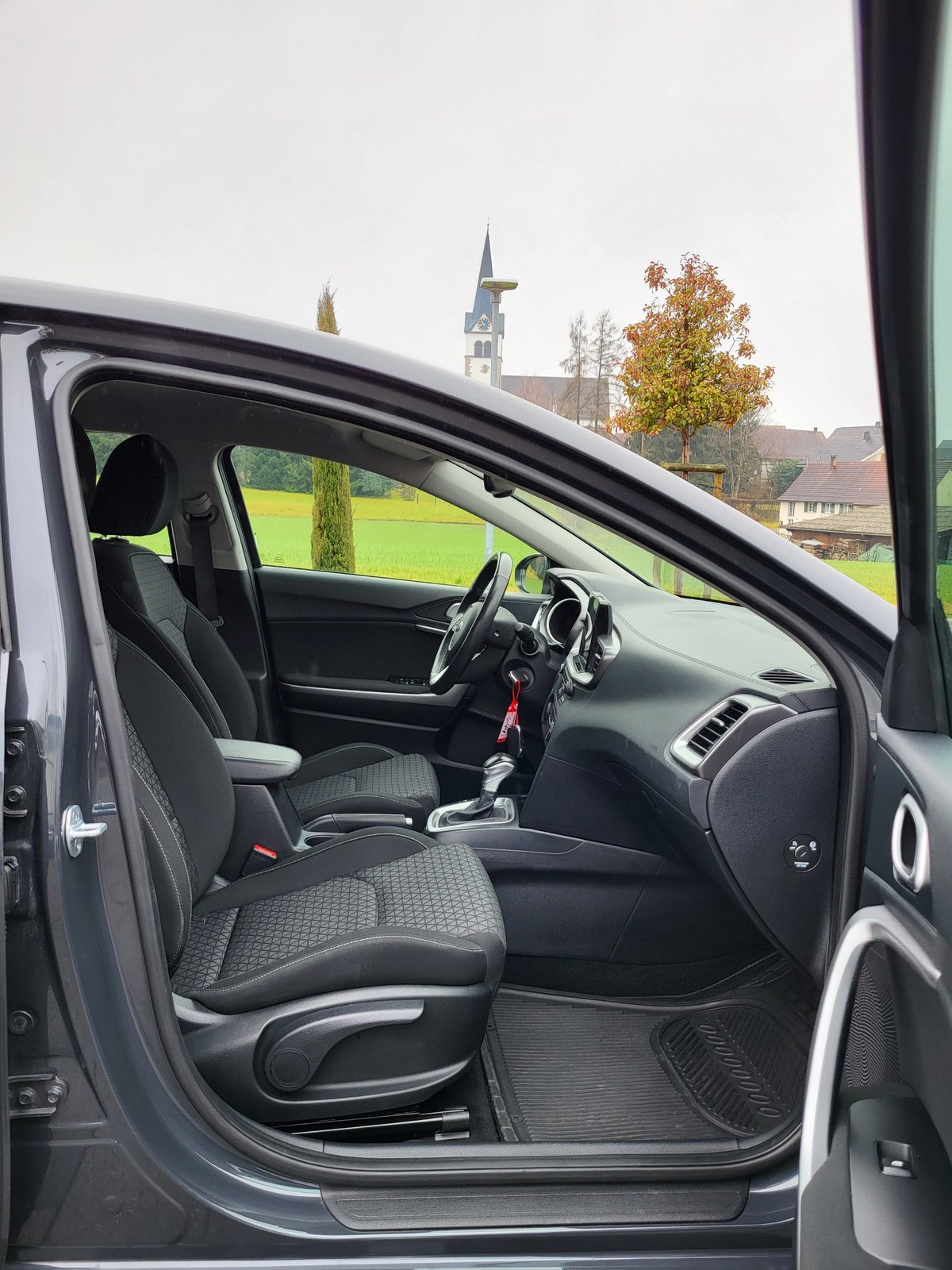 KIA Ceed 1.4 T-GDi Trend DCT, Petrol, Second hand / Used, Automatic - 5