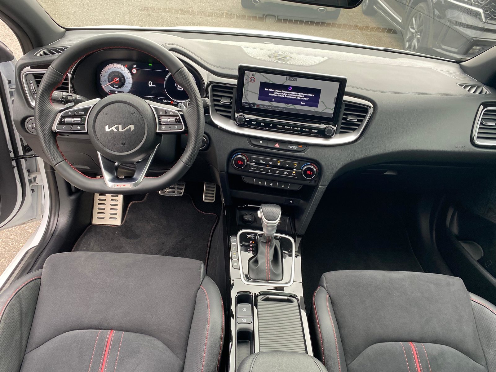 KIA Ceed 1.6 T-GDi GT, Benzin, Occasion / Gebraucht, Automatik - 7