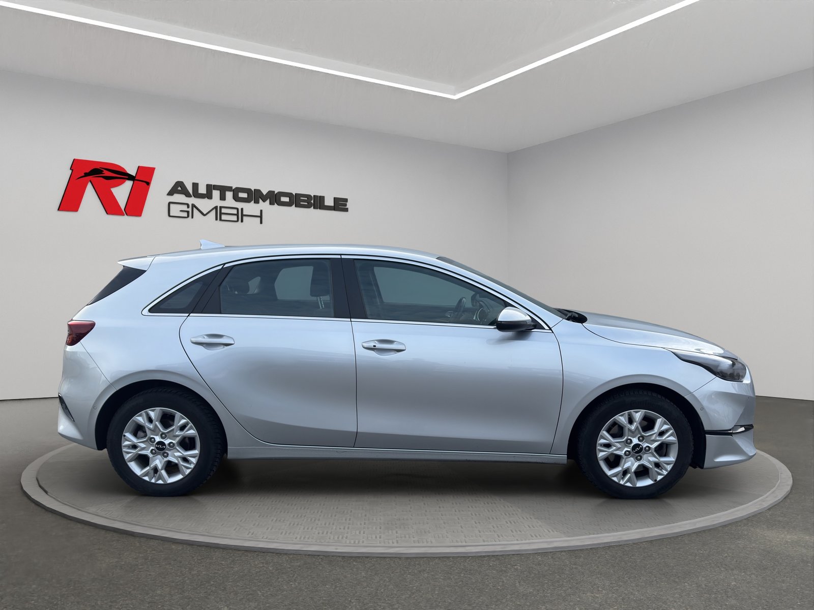 KIA Ceed 1.5 T-GDi MHEV GT Line DCT, Mild-Hybrid Petrol/Electric, Second hand / Used, Automatic - 4