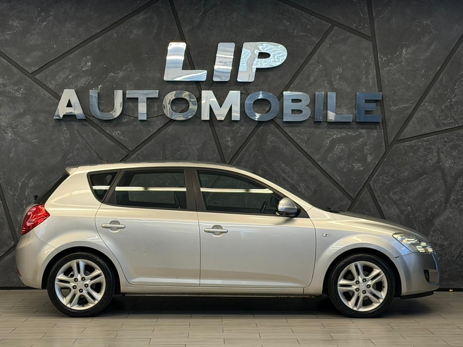 KIA Cee'd 2.0 16V Style, Essence, Occasion / Utilisé, Manuelle - 4
