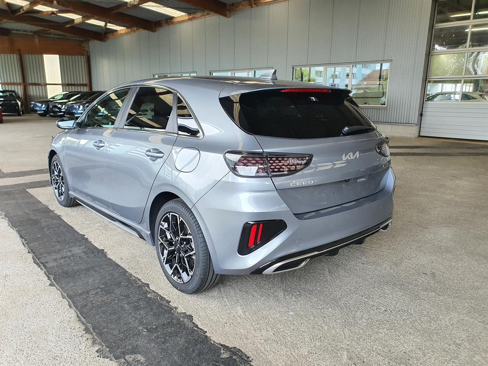 KIA Ceed 1.5 T-GDi MHEV GT-Line, Mild-Hybrid Benzin/Elektro, Occasion / Gebraucht, Automatik - 3