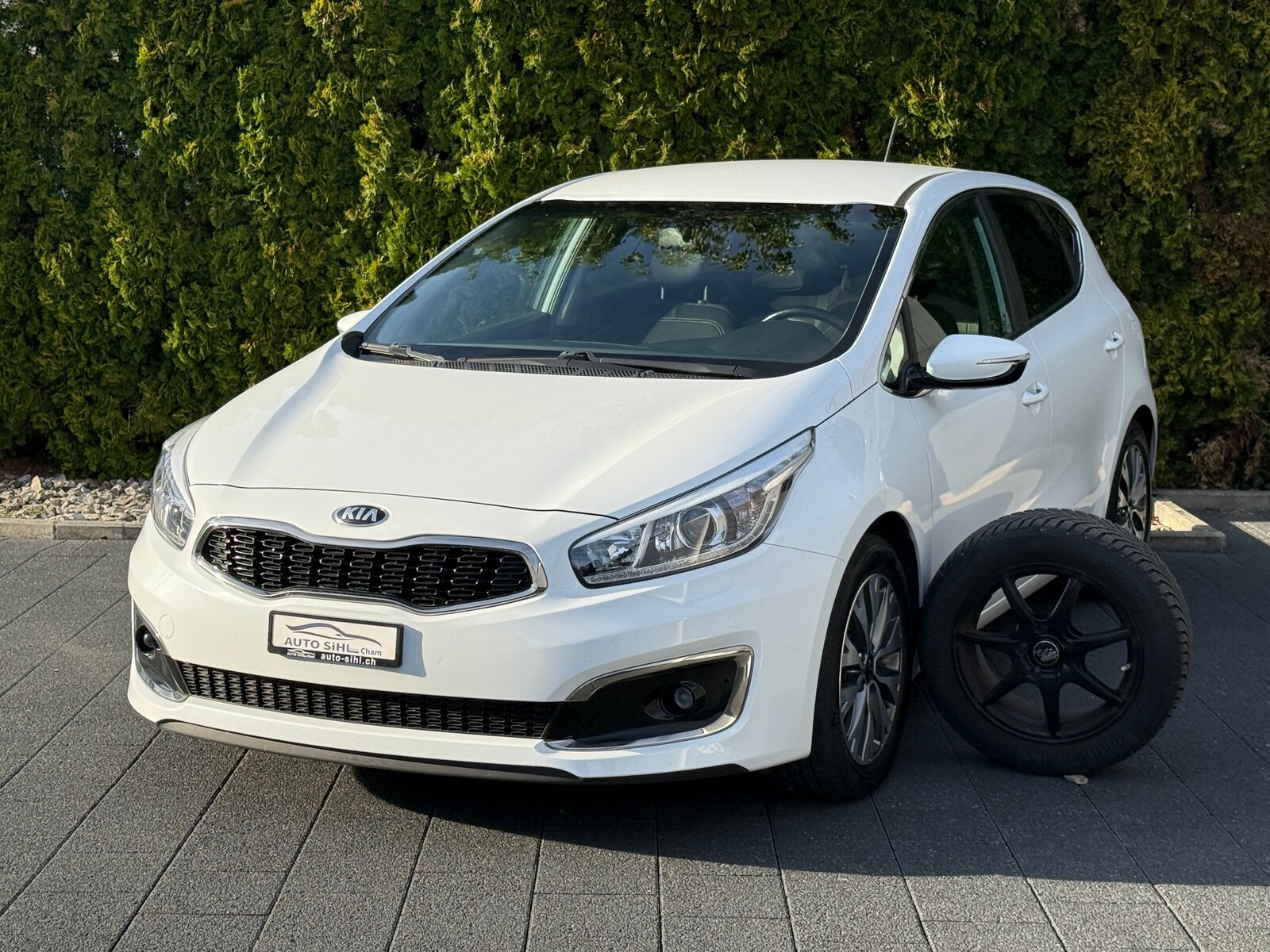 KIA Cee'd 1.0 T-GDi Swiss Champion / ab MFK, Petrol, Second hand / Used, Manual - 2