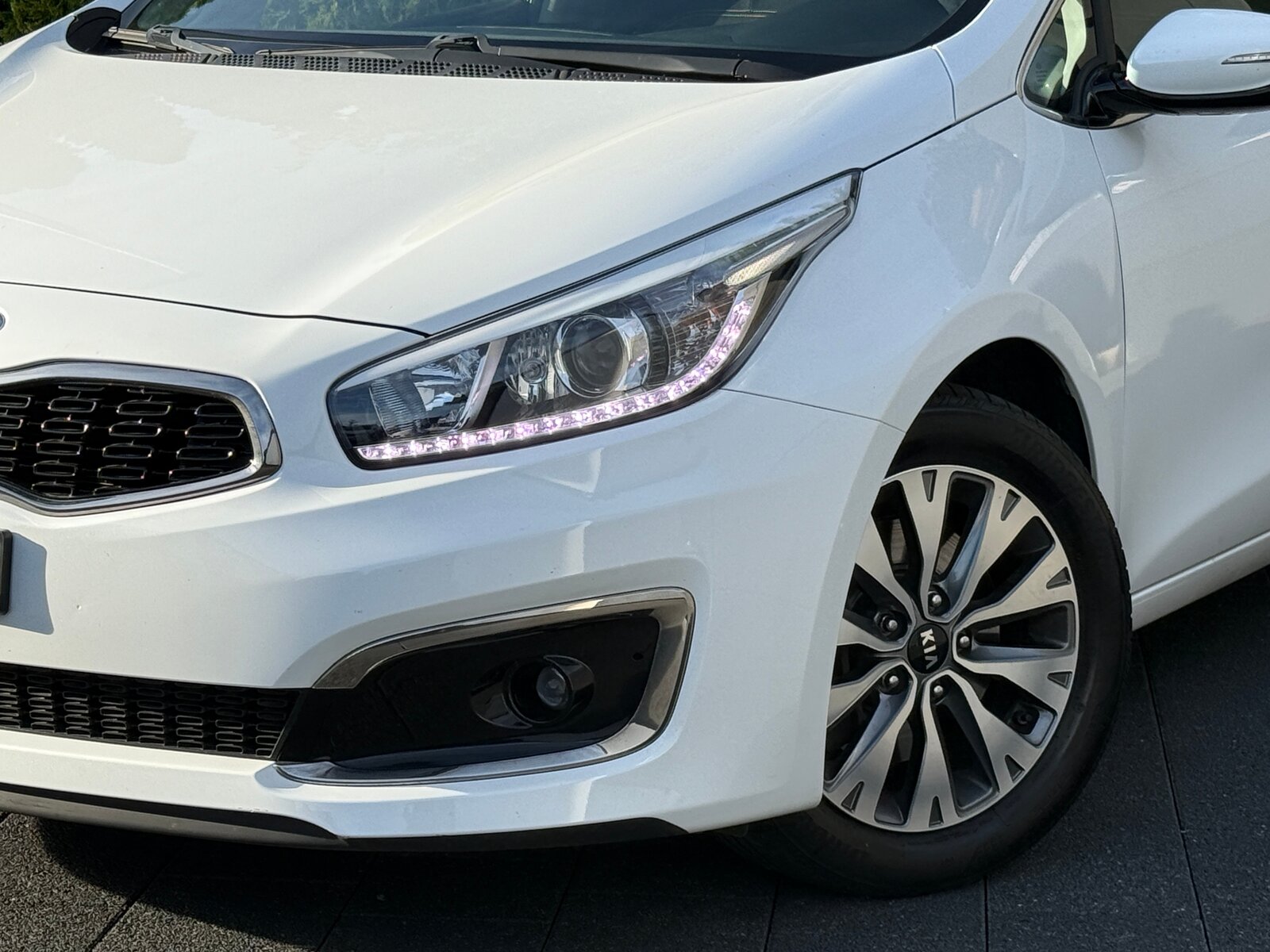 KIA Cee'd 1.0 T-GDi Swiss Champion / ab MFK, Petrol, Second hand / Used, Manual - 4