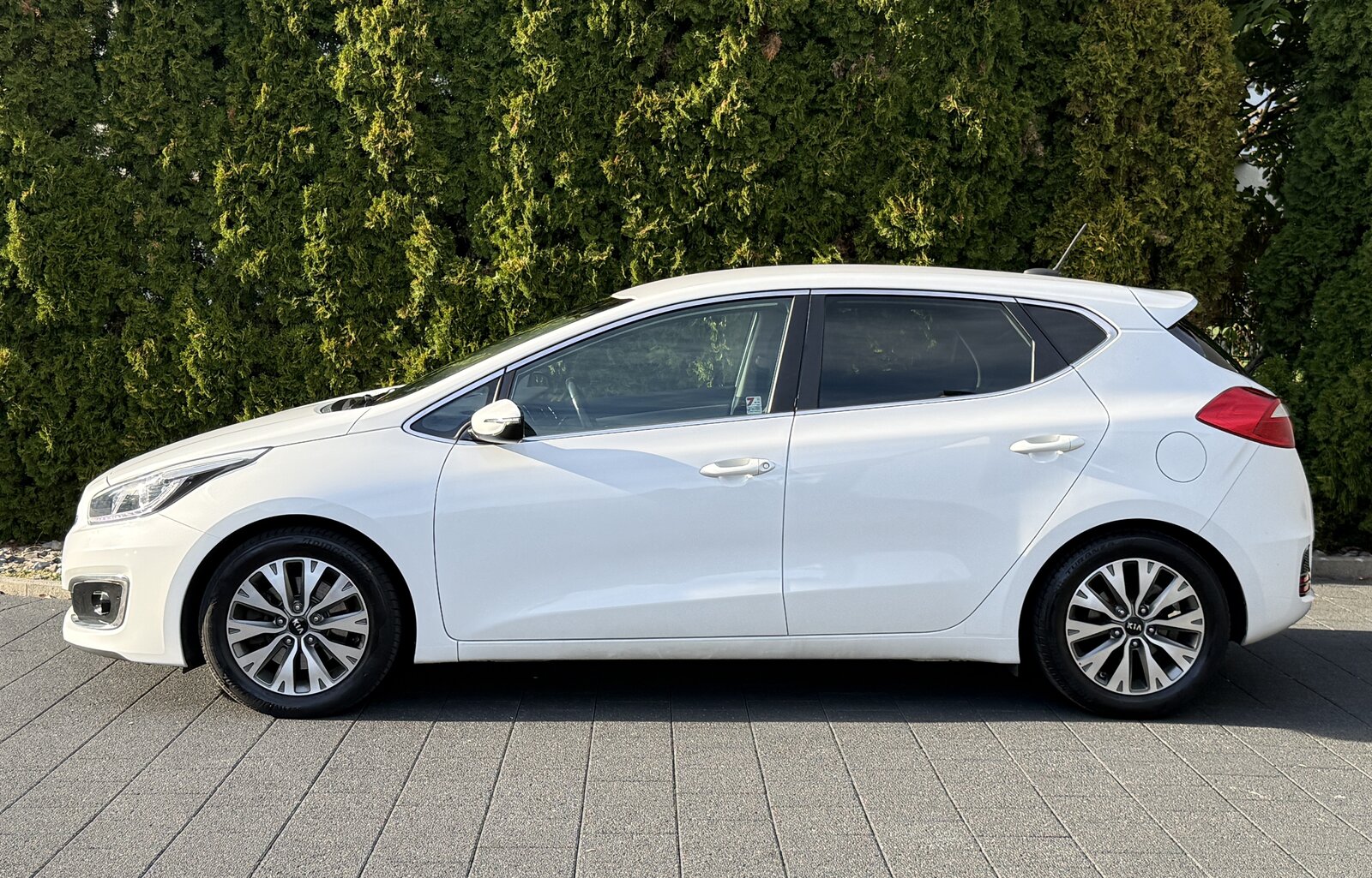 KIA Cee'd 1.0 T-GDi Swiss Champion / ab MFK, Petrol, Second hand / Used, Manual - 7