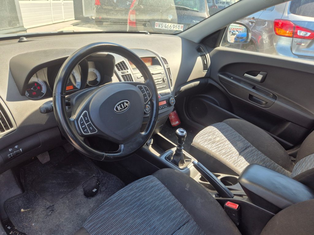 KIA CEED 1.6 CRDi Trend DPF, Diesel, Occasion / Gebraucht, Handschaltung - 6