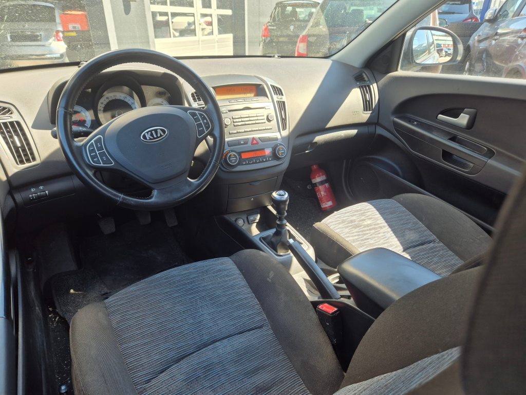 KIA CEED 1.6 CRDi Trend DPF, Diesel, Occasion / Gebraucht, Handschaltung - 5