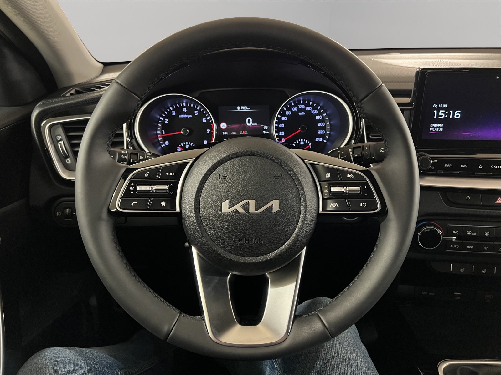 KIA Ceed 1.5 T Power, Benzin, Vorführwagen, Handschaltung - 7