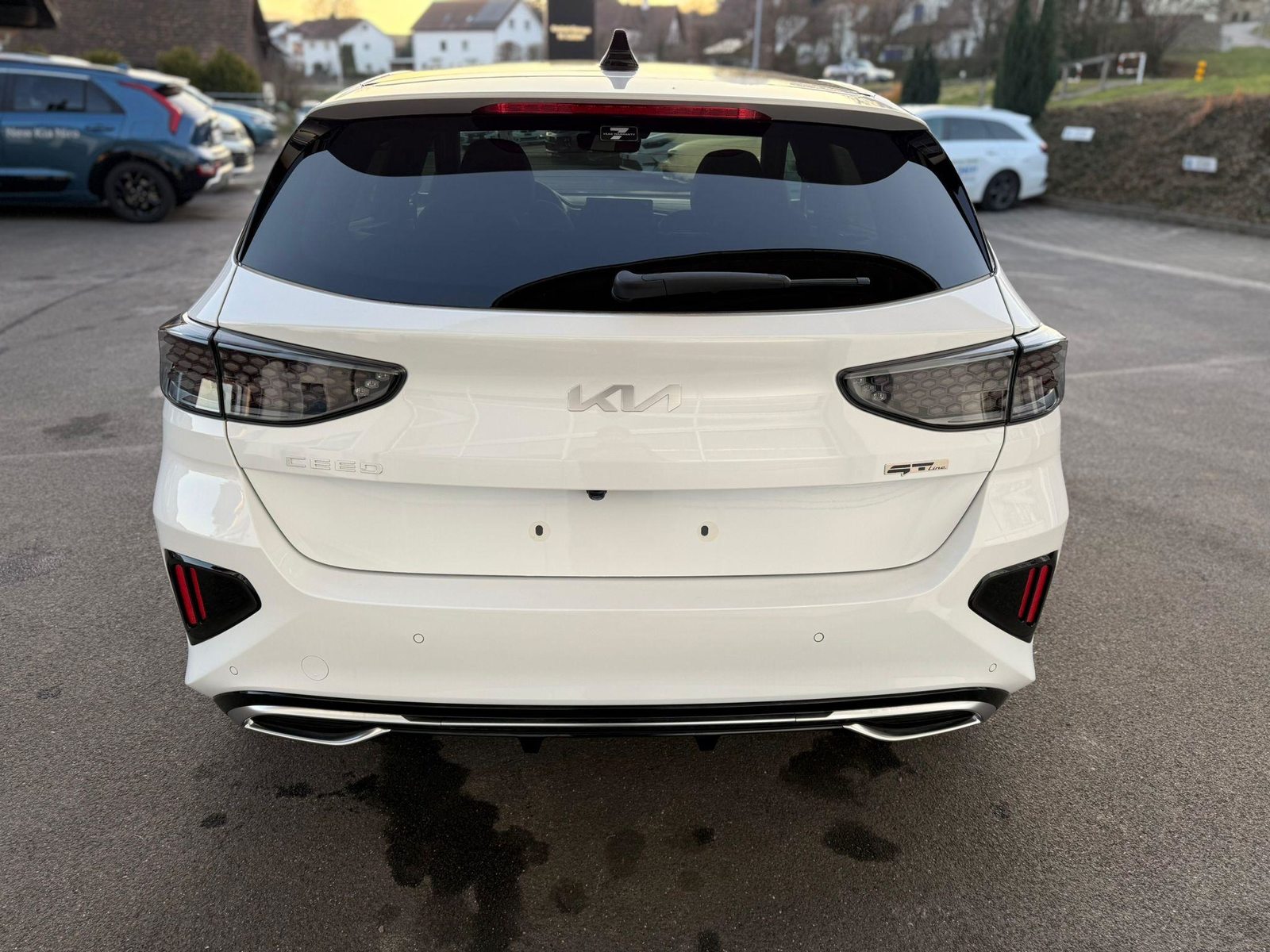 KIA Ceed 1.5 T-GDi GT-Line Edition, Petrol, Ex-demonstrator, Automatic - 5