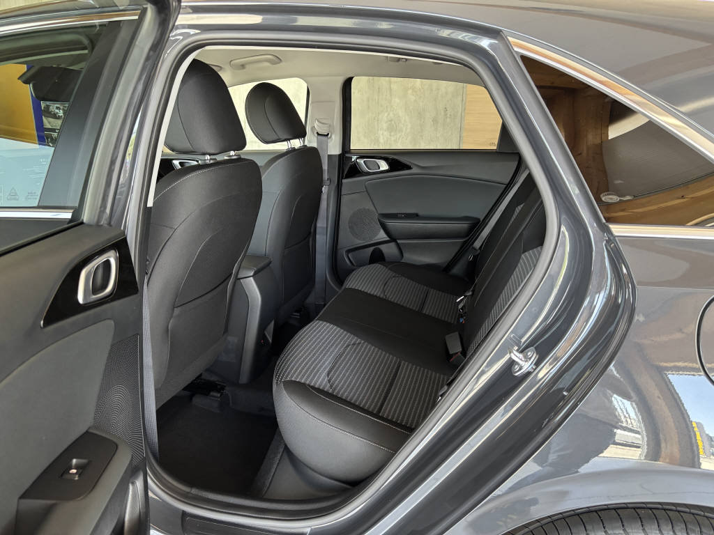 KIA Ceed Power+ MHEV 1.5T-GDi, Mild-Hybrid Benzin/Elektro, Vorführwagen, Automatik - 5