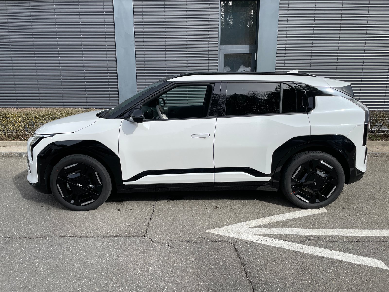 KIA EV3 81,4 kWh GT-Line mit GT-Line Pack und Panoramadach, Électrique, Voiture nouvelle, Automatique - 2