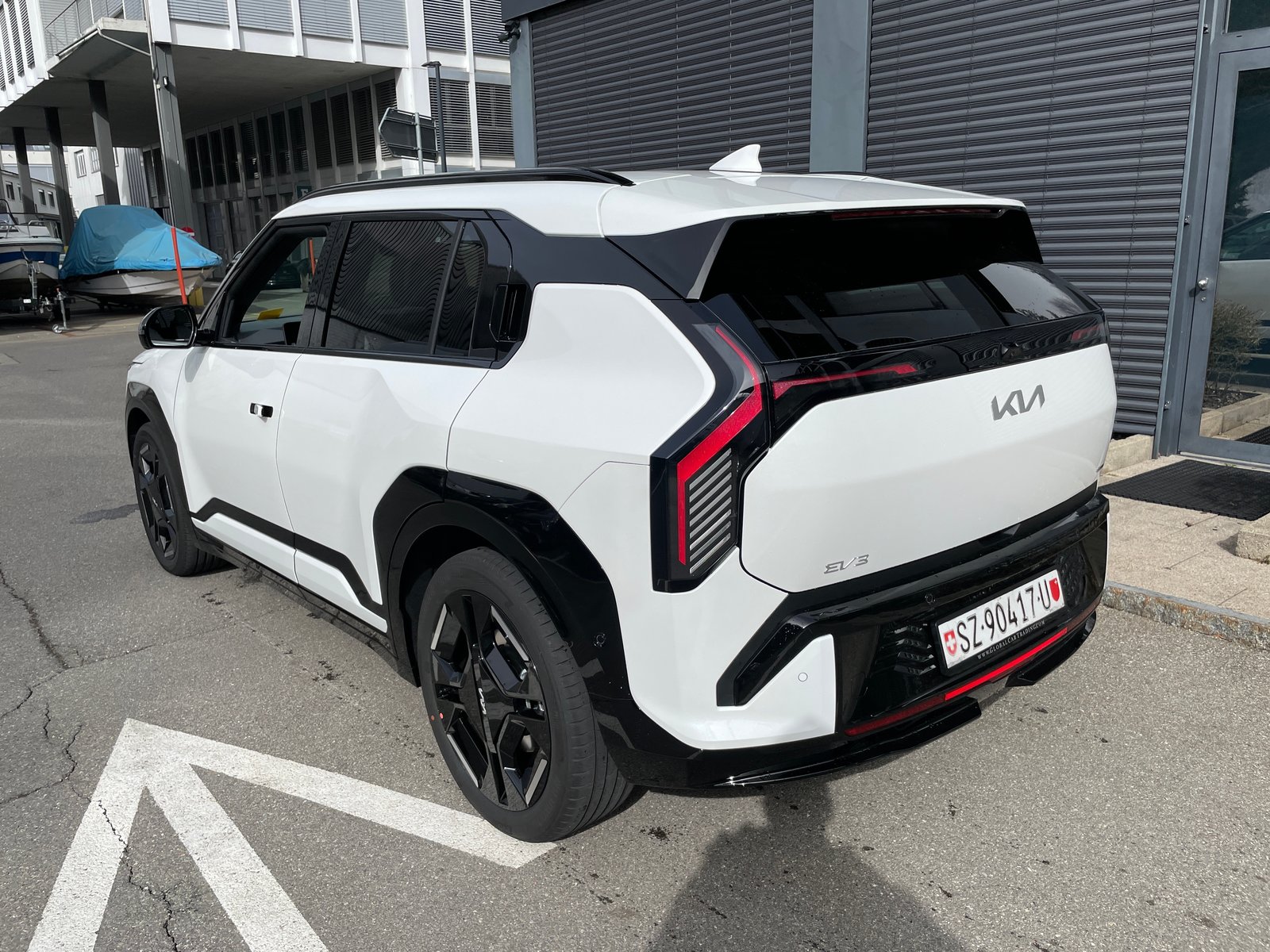 KIA EV3 81,4 kWh GT-Line mit GT-Line Pack und Panoramadach, Électrique, Voiture nouvelle, Automatique - 3