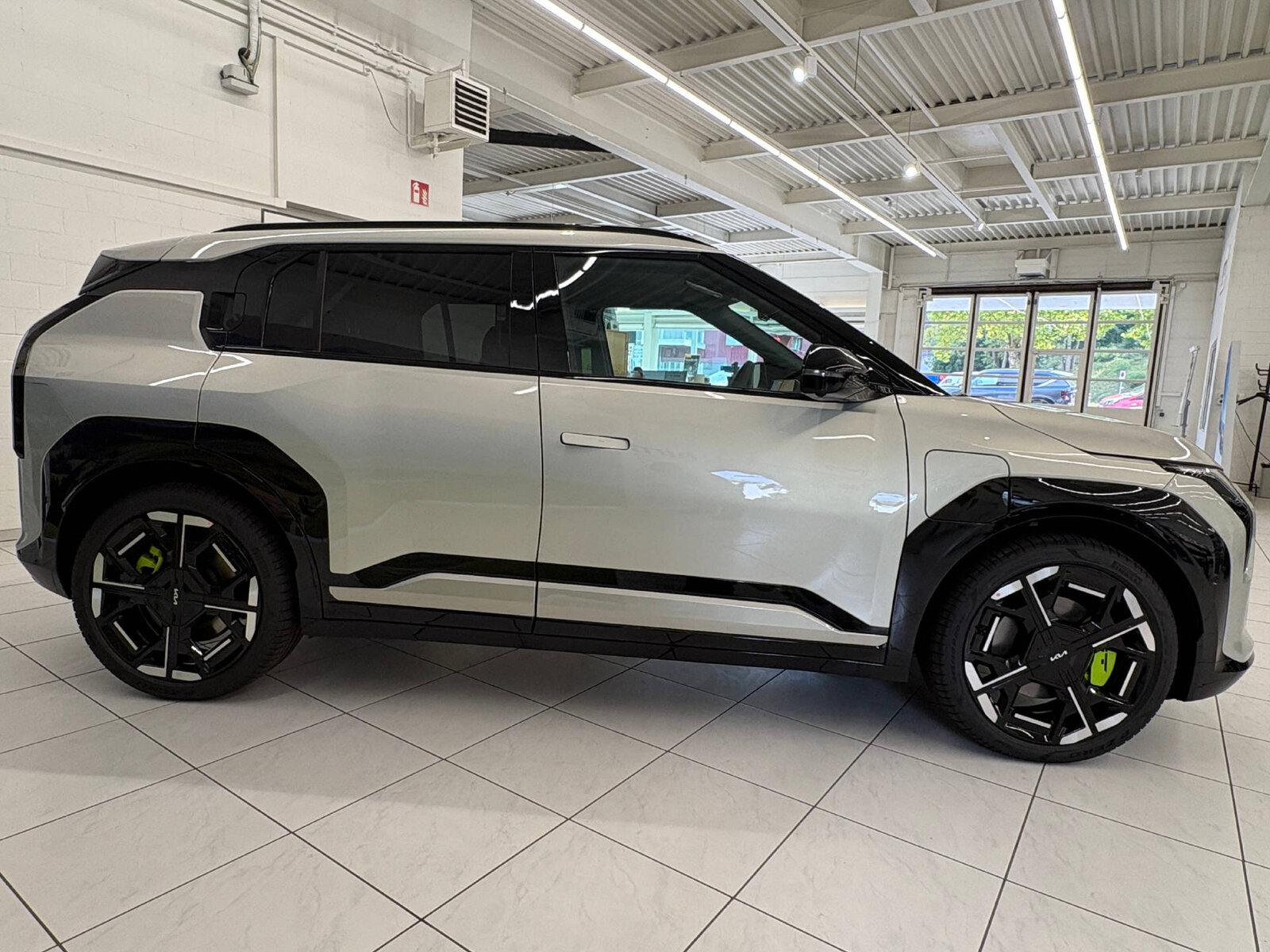 KIA EV3 81 kWh GT 4x4, Elektro, Neuwagen, Automatik - 4