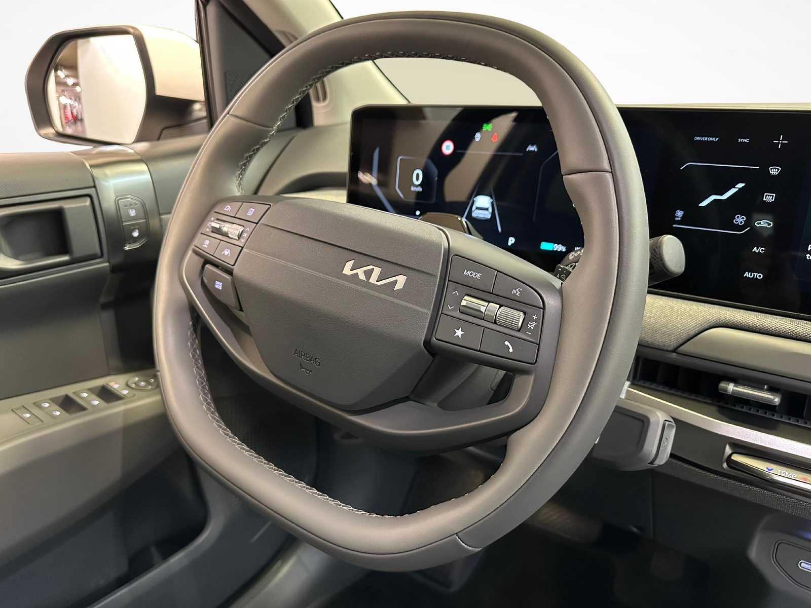 KIA EV3 81 kWh Earth, Elektro, Occasion / Gebraucht, Automatik - 7