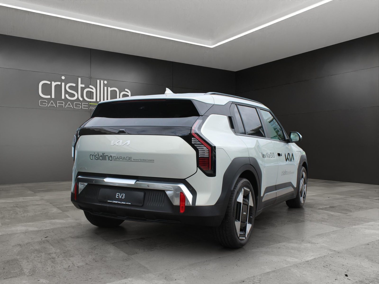 KIA EV3 81 kWh Earth+, Electric, Ex-demonstrator, Automatic - 4