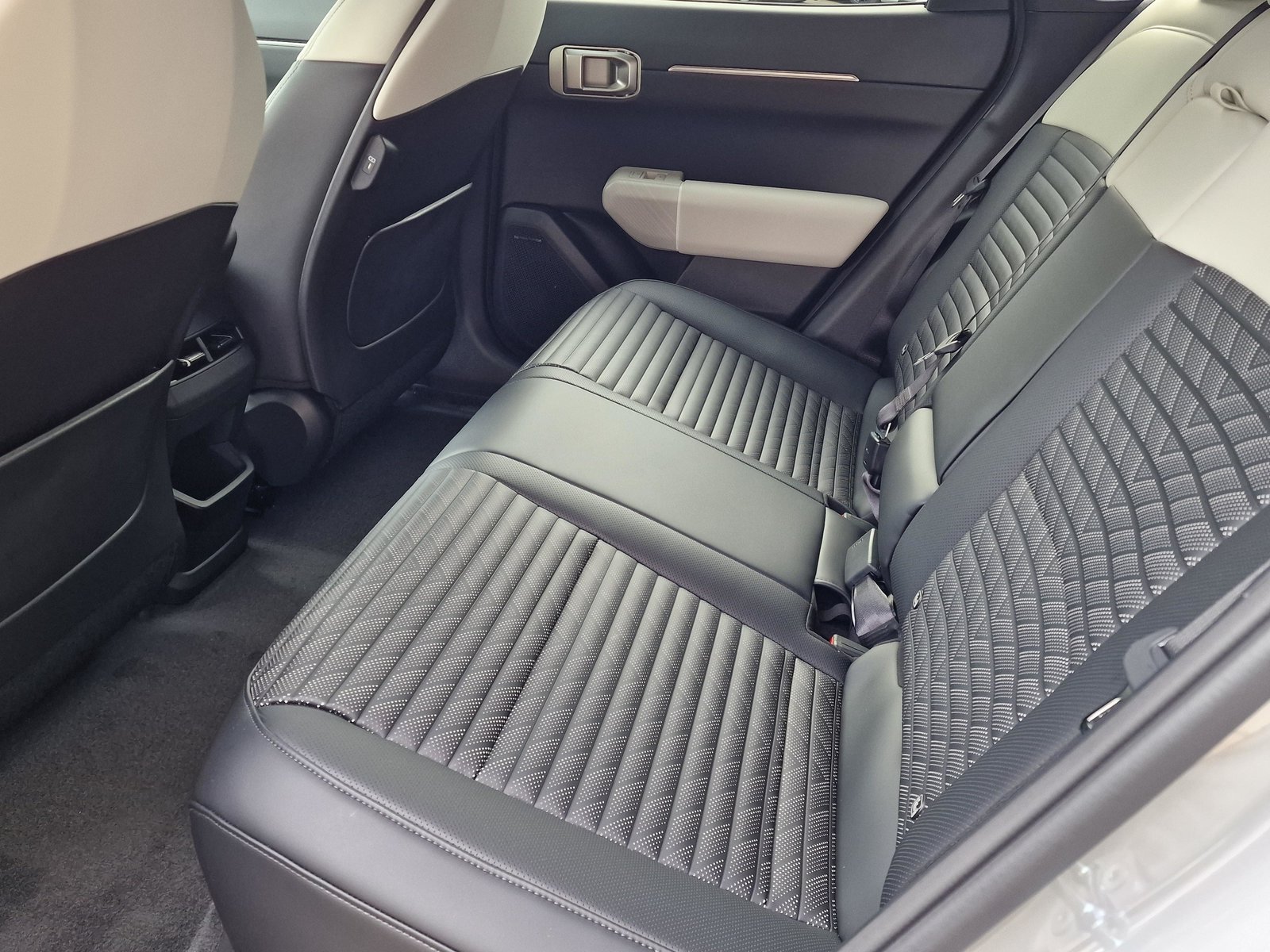 KIA EV4 81 kWh GT-Line, New car, Automatic - 6