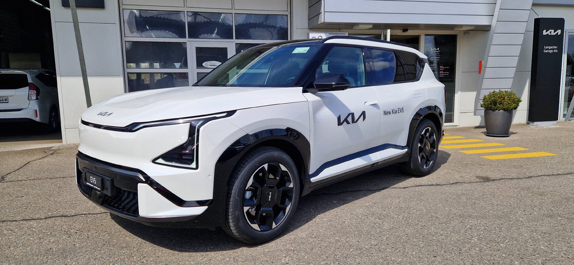 KIA EV5 81 kWh GT-Line, Electric, Ex-demonstrator, Automatic - 2